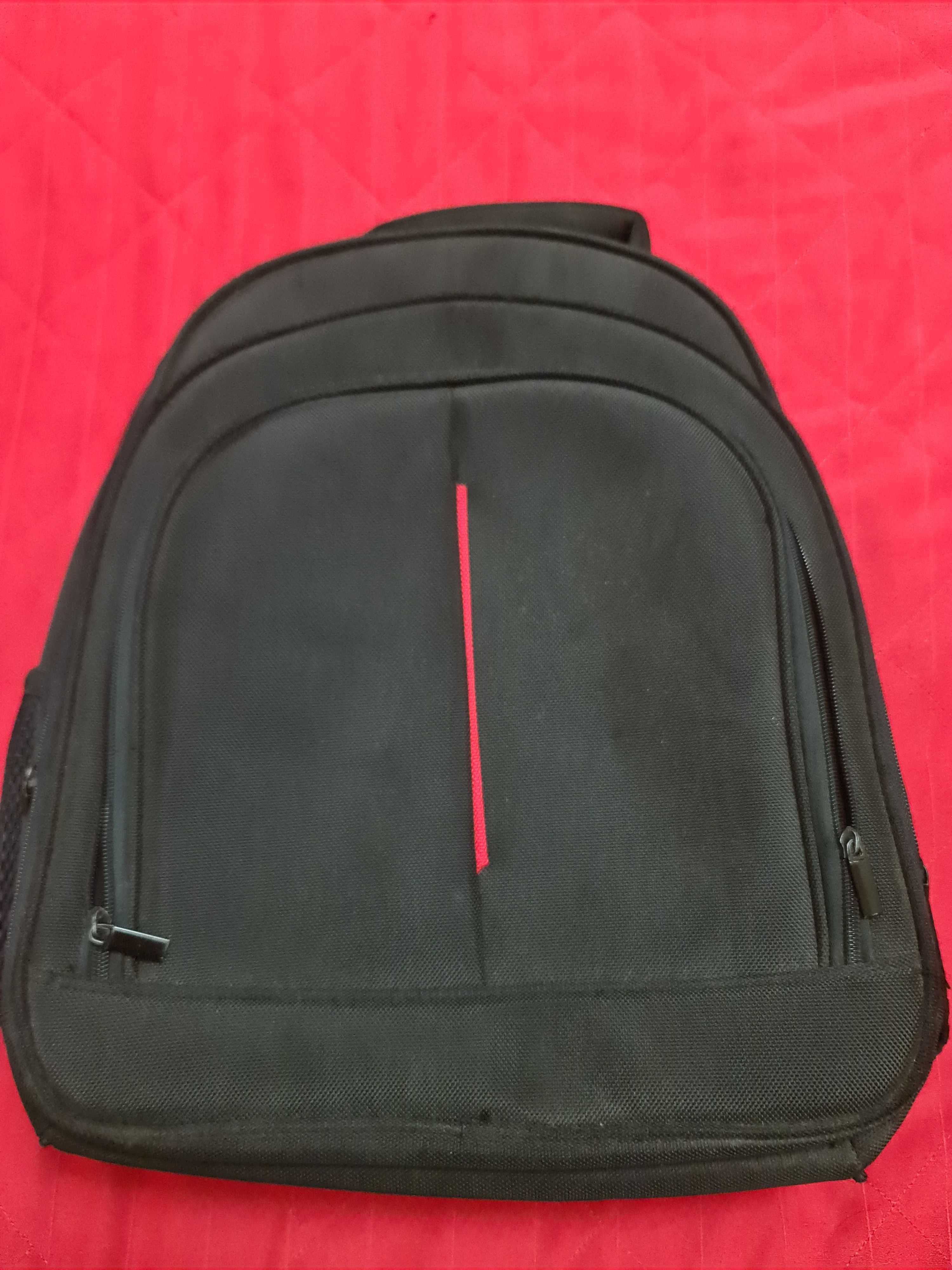 Mochila preta para portátil