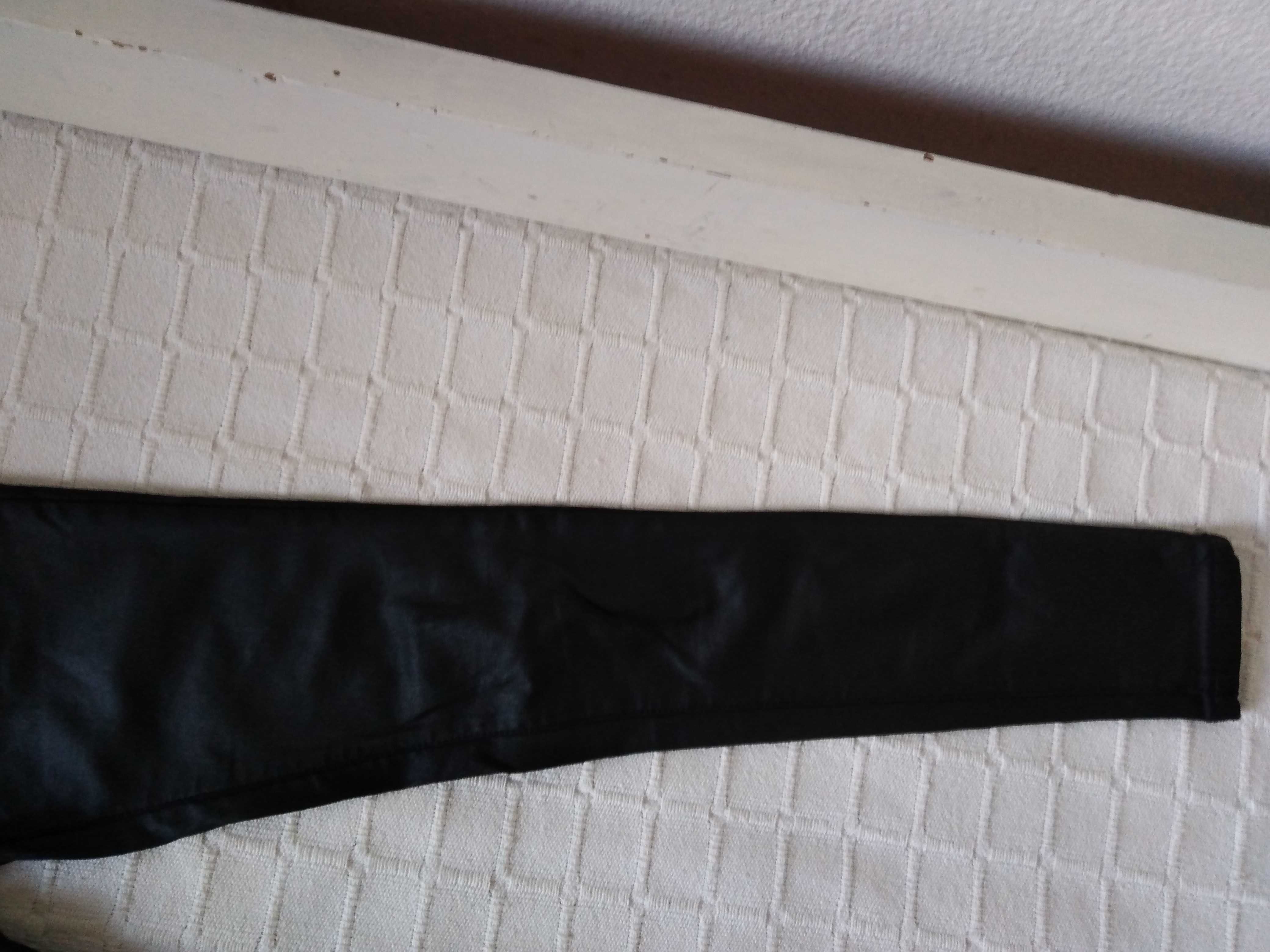 Calças Elásticas Imitação Pele Negras Diker Jeans S/36