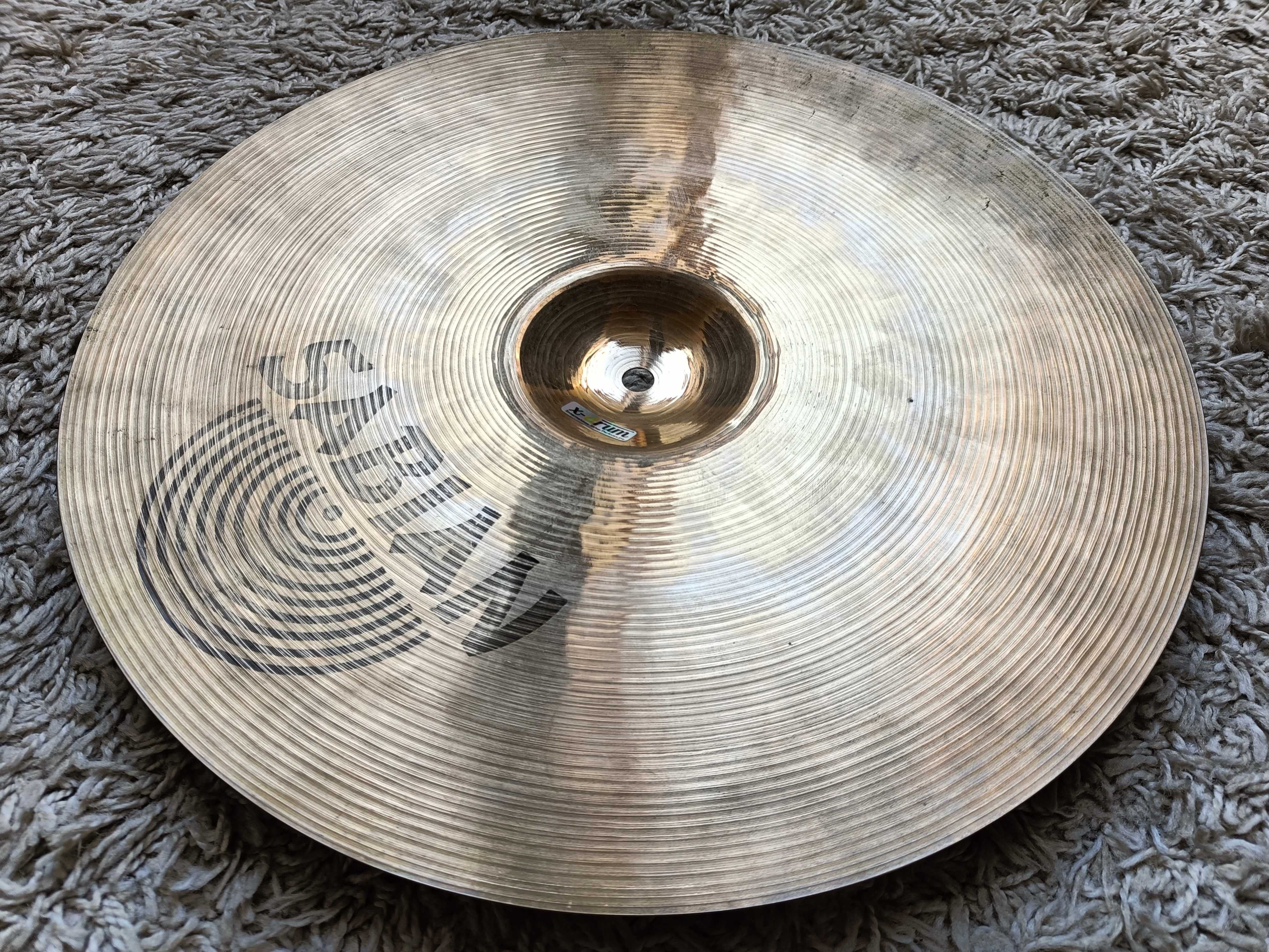 Talerz perkusyjny SABIAN HH MEDIUM THIN CRASH 16"