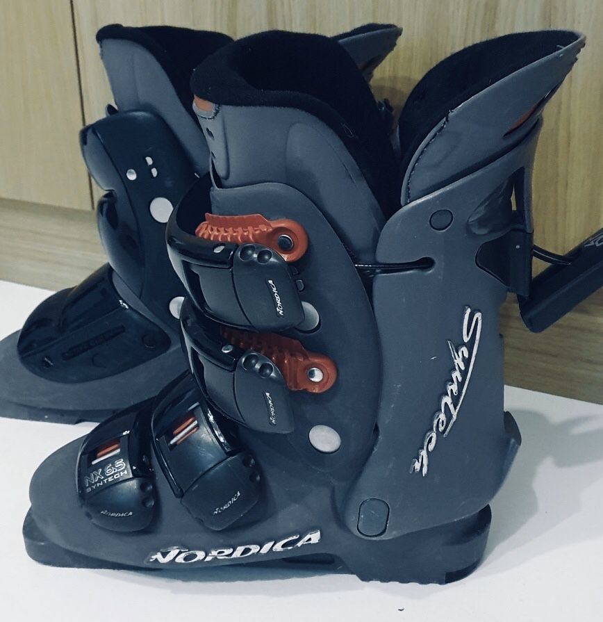 Sprzedam buty nordica 25.0/25,5