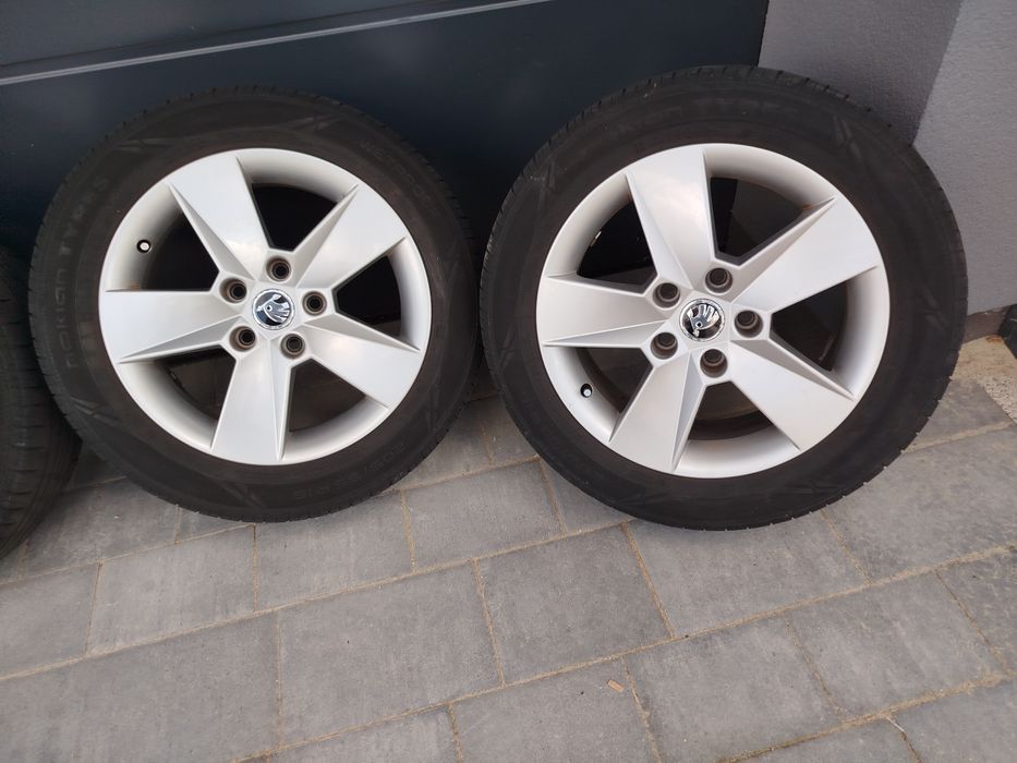 Opony letnie z felgami Skoda 16 cali