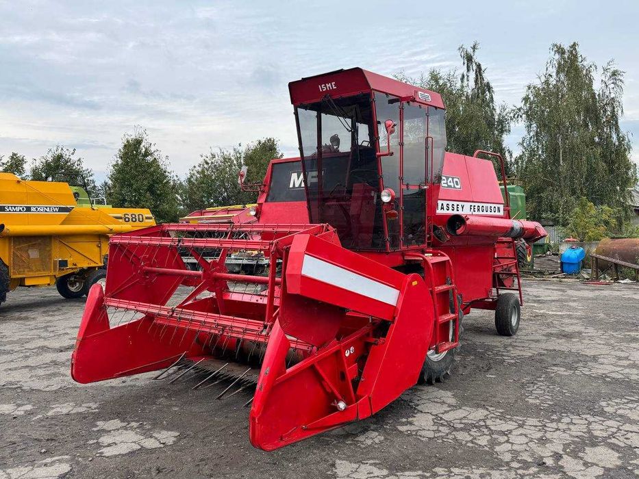 Свіжопривезений комбайн massey ferguson 240 claas,john deere Норвегія