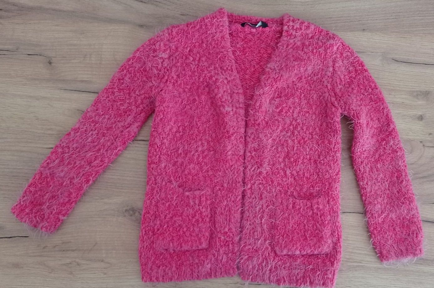 Ciepły sweter dla dziewczynki w wieku około 6-7 lat 116cm