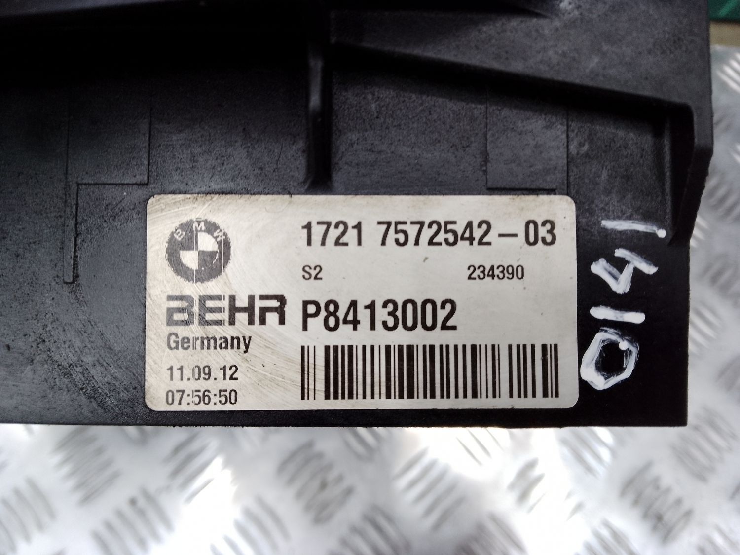 Радиатор масляный 17217572542 для BMW 7-серия F02 2008-2015