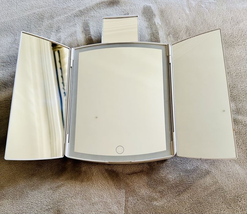 Espelho dobrável com Led e organizador de maquilhagem