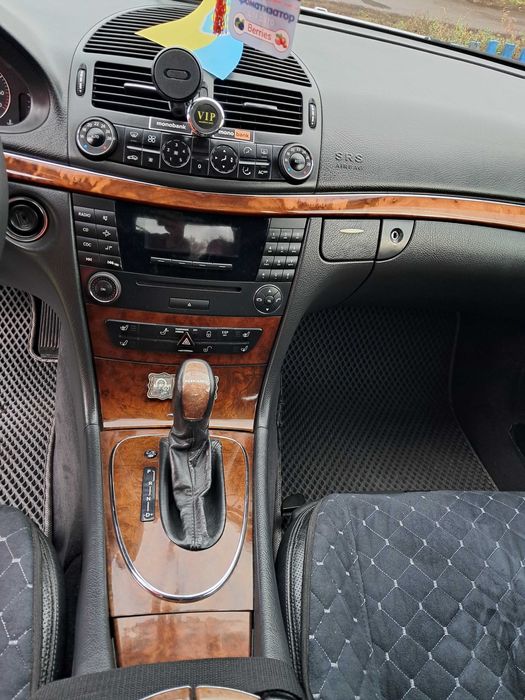 Mercedes-Benz E-Class 2003 W211