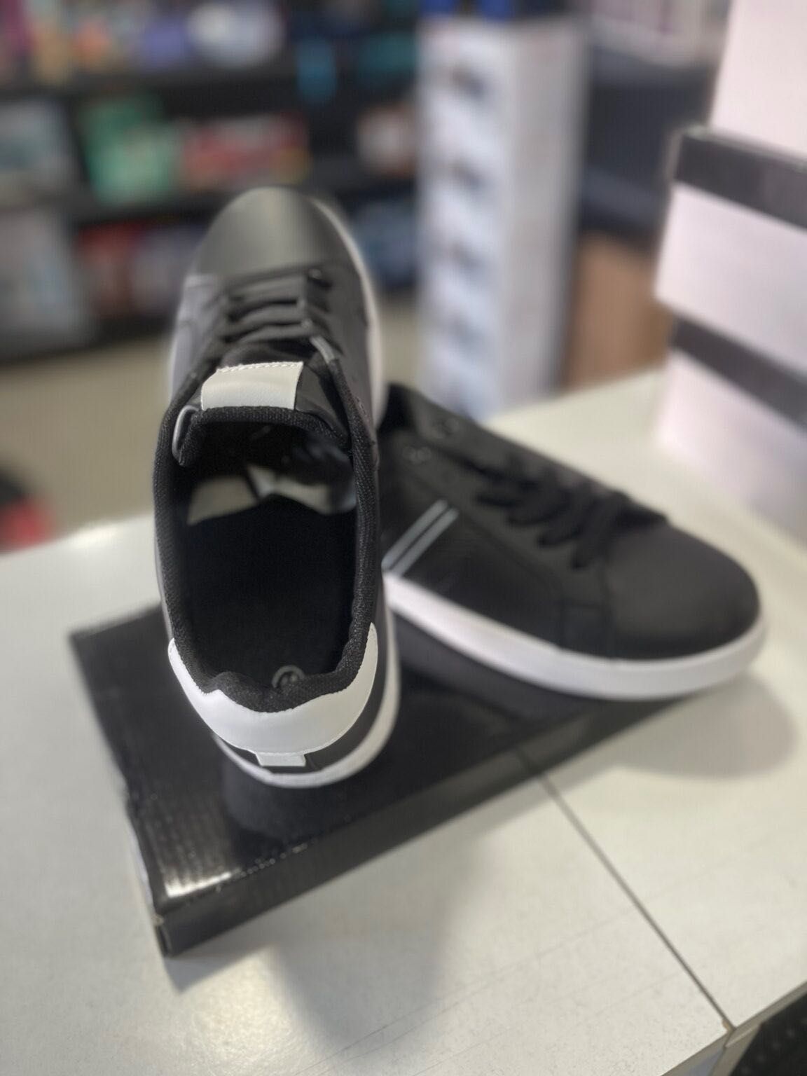 Sapatilha Unisex Black & White