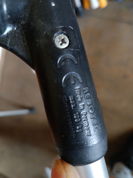 Kule ortopedyczne  regulacja 145–195 cm dla drobnej osoby

Na sp