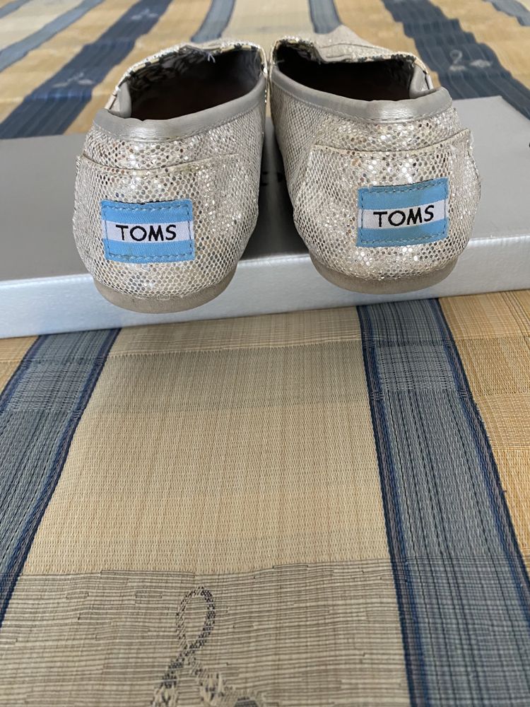 Sapatos marca TOMS
