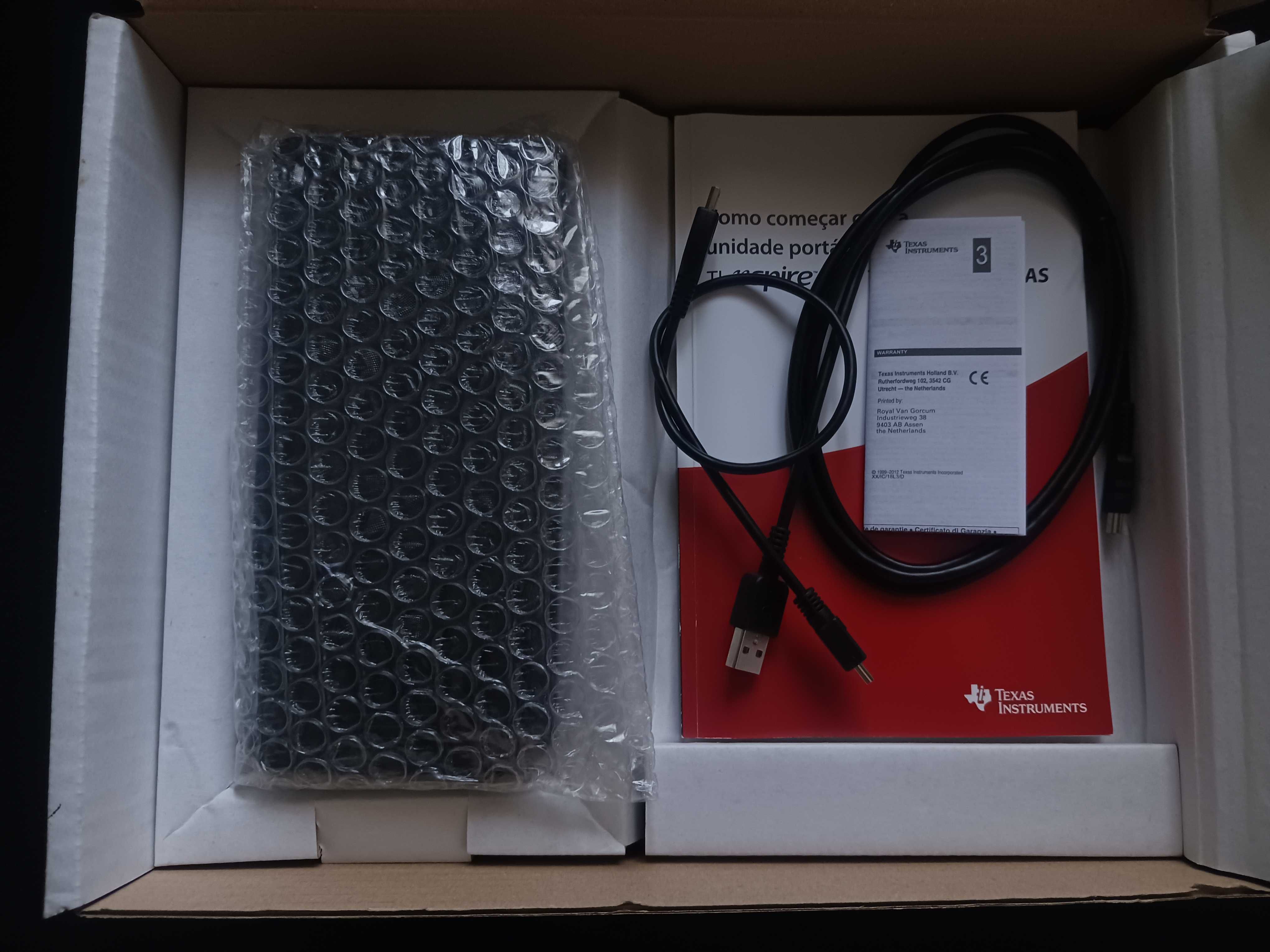 Texas Instruments TI-nspire CX CAS (Inclui Cabos e Manual)