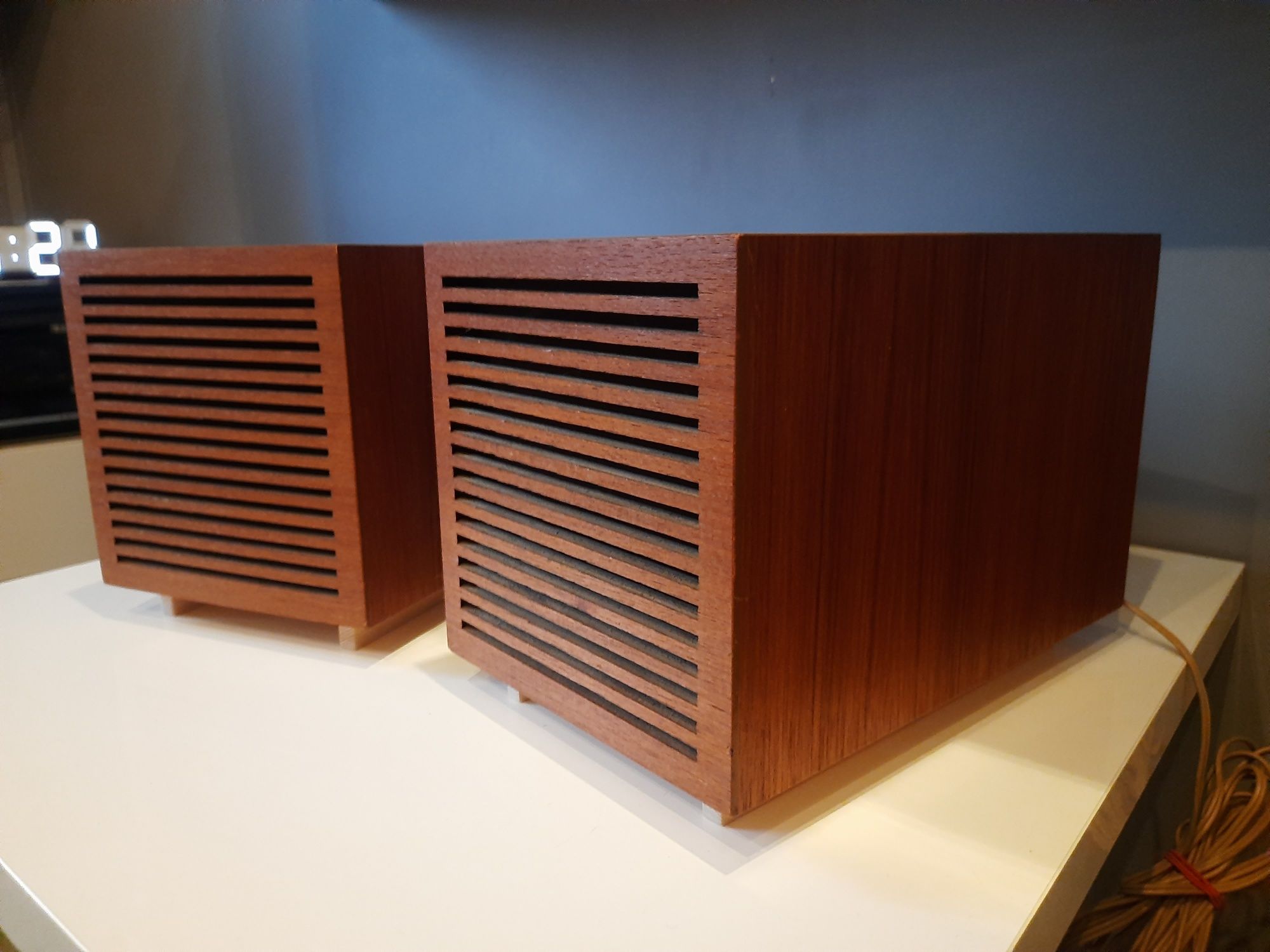 Kolumny Grundig box 8