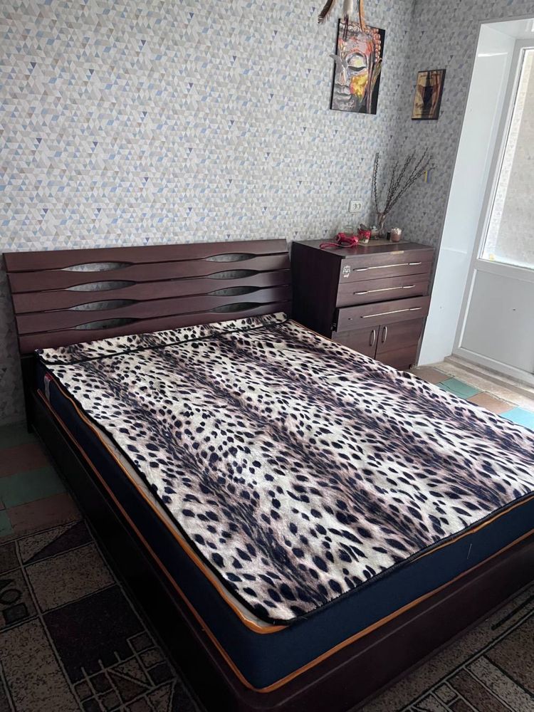 Ліжко з матрацом