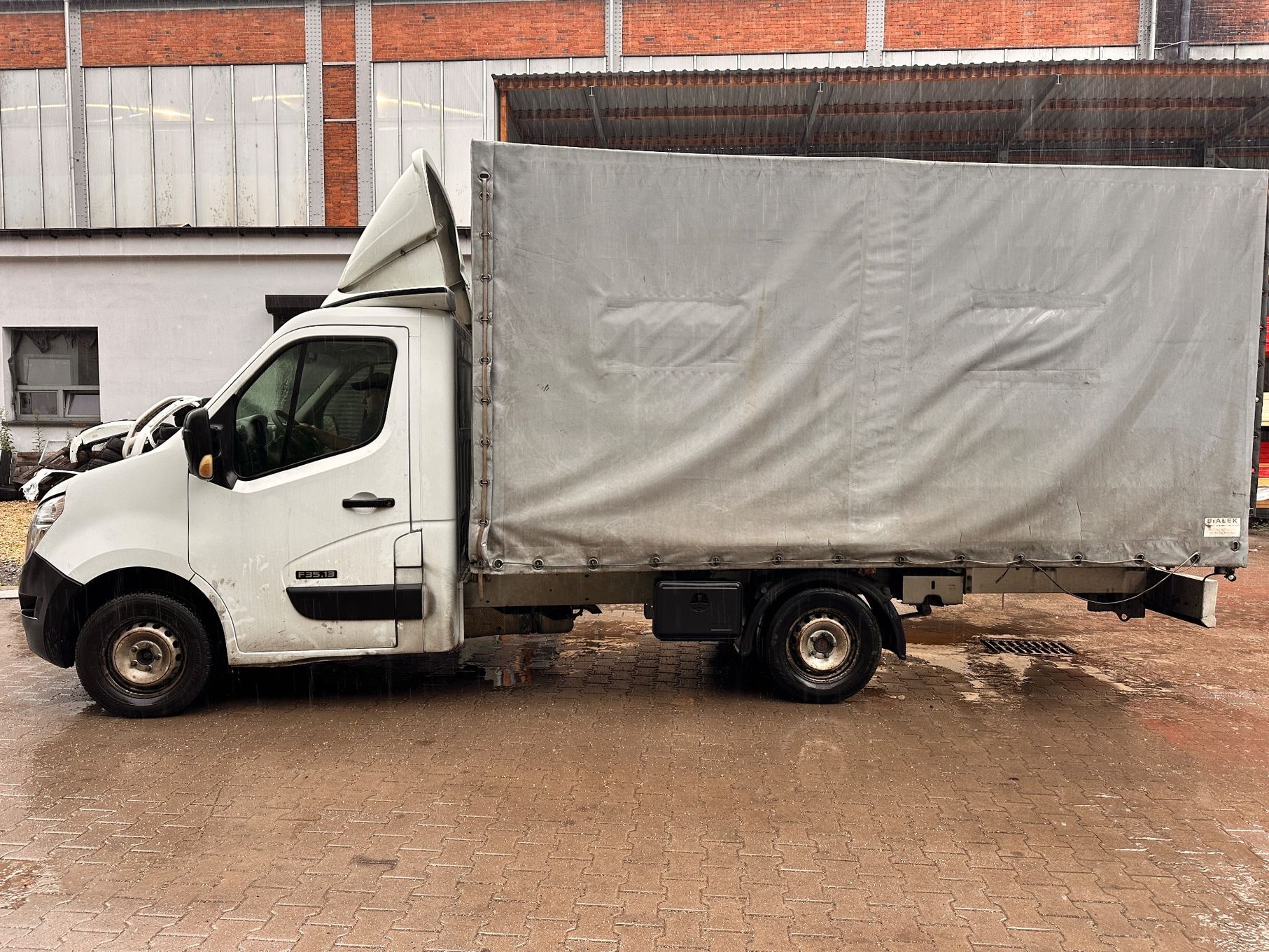 Renault Master  Nissan NV400