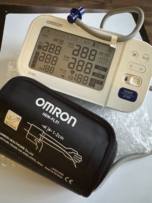 Ciśnieniomierz OMRON M6 Comfort