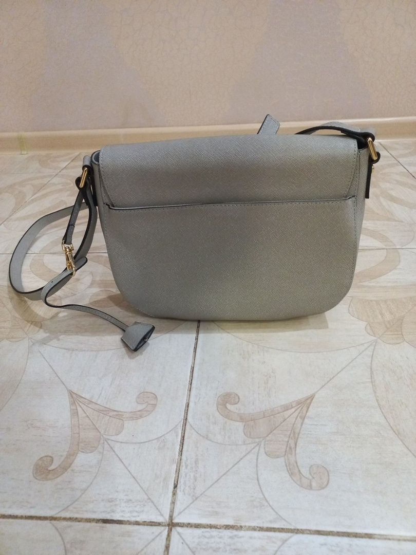 Продается женская,новая,кожанная,серая сумка Michael Kors.
