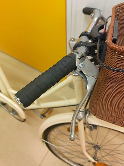 Bicicleta Pasteleira Yé -Yé restaurada