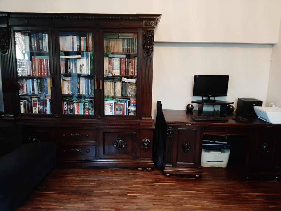 Komplet mebli antycznych: biblioteka i biurko (gabinet)