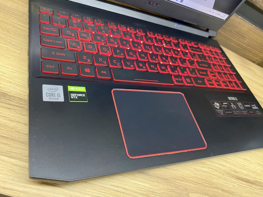 Acer Nitro GTX 1650 15,6"FHD IPS i5-10300H/16GB DDR4/512 Gb M2/2%