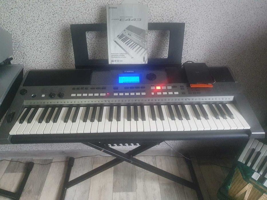Keyboard Yamaha PSR E443 + dodatki