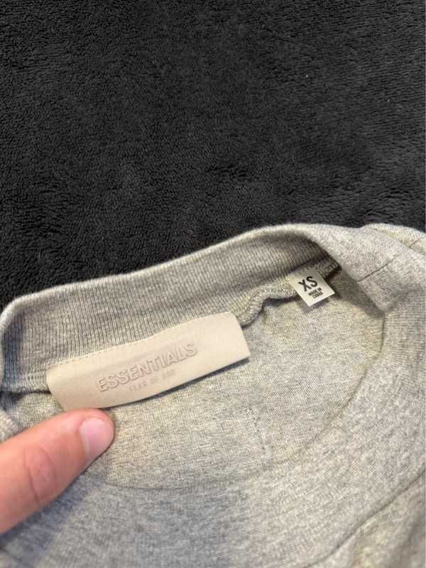 Szara koszulka Fear Of God Essentials Dark Oatmeal - Size XS