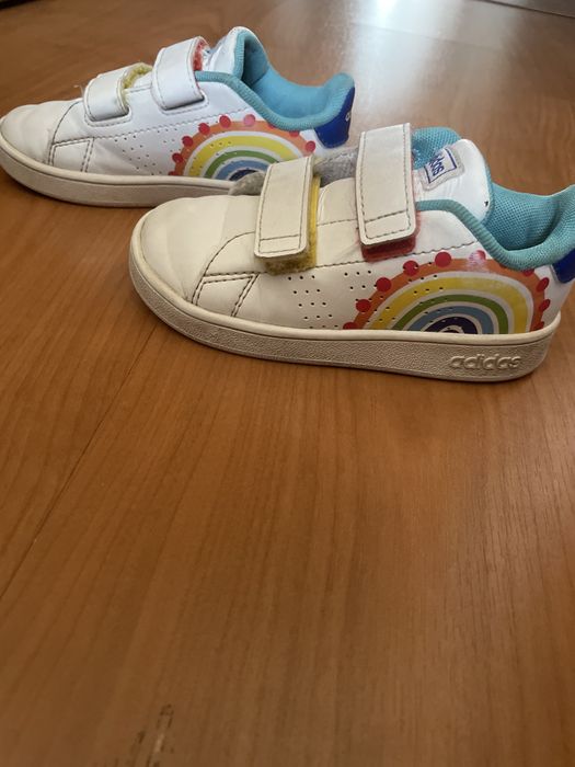 Sapatilhas de crianca