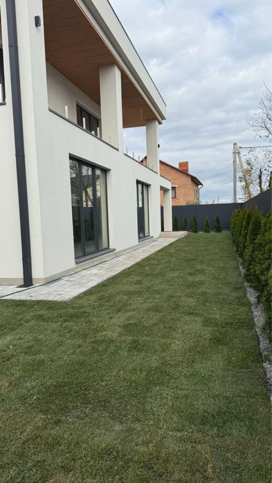 Продається будинок, поблизу ТЦ Подоляни