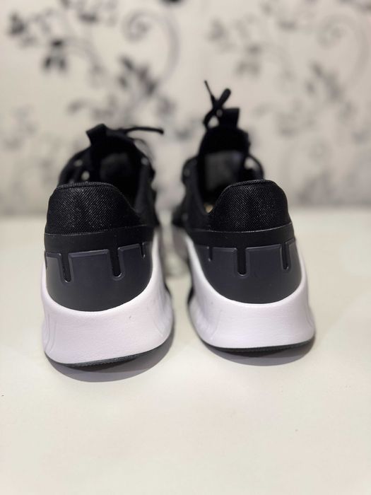 Кросівки тренувальні  Nike FREE METCON 5 DV3950-001, 42р