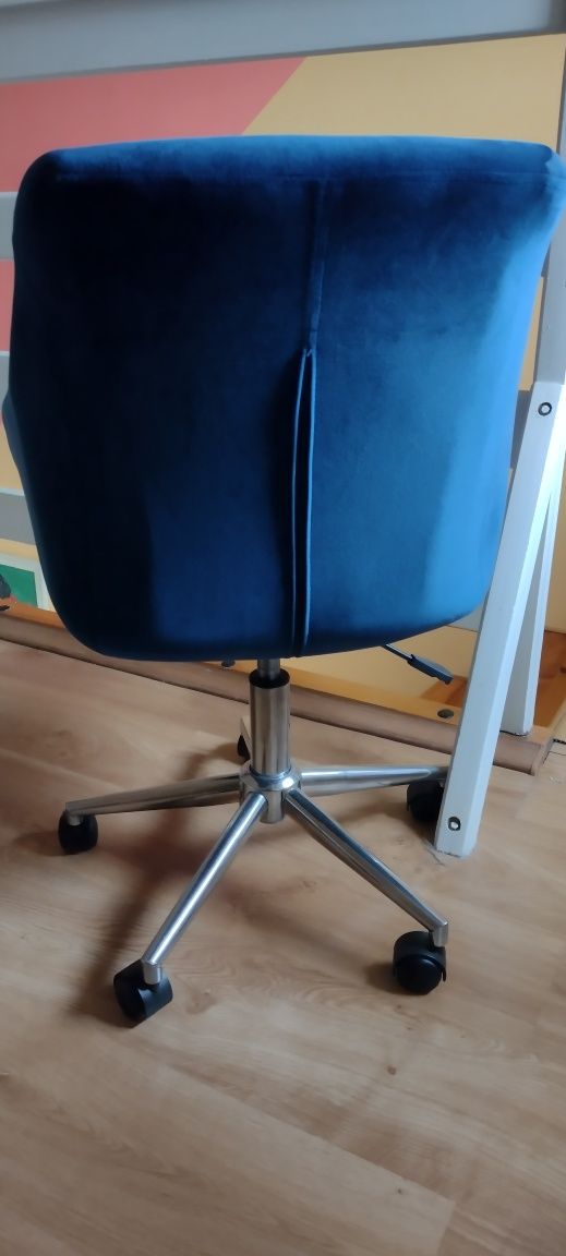 Solidny fotel obrotowy biurowy,dla dziecka  Bodzio Meble