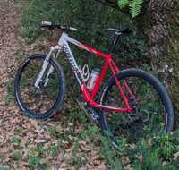 Bicicleta Cannondale 26 - Carbono