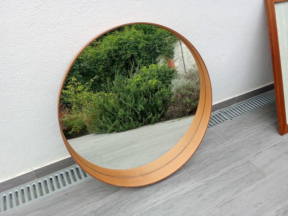 Espelho redondo em madeira