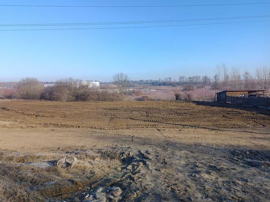 Чистка ділянок,вирівнювання,підсипка