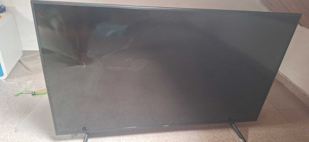 Televisor para arranjar ou peças