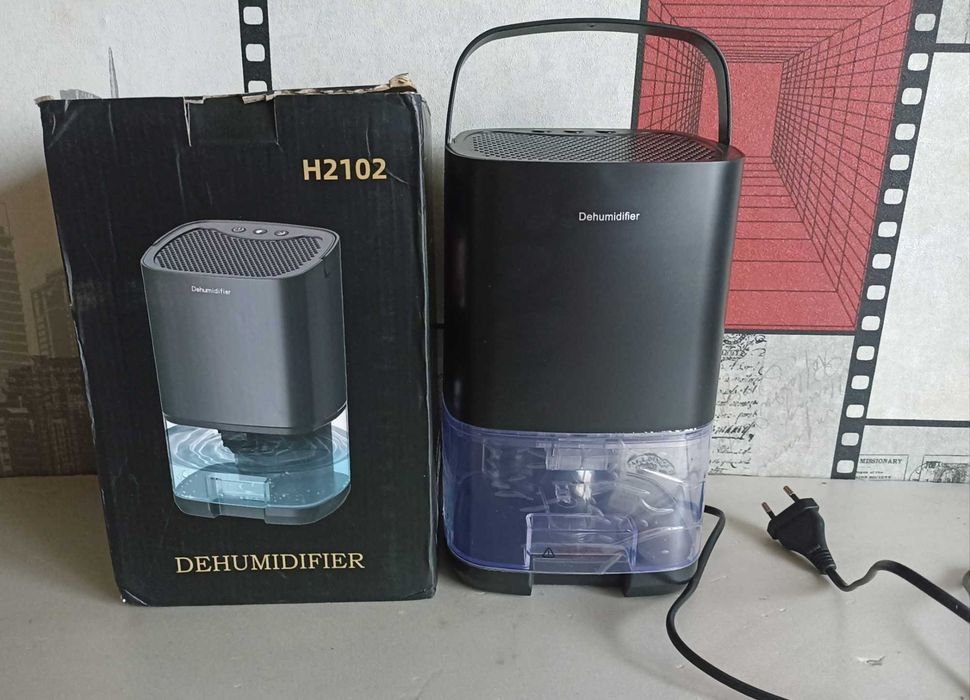 Осушувач повітря Dehumidifier H2102 чорний поглинач вологи