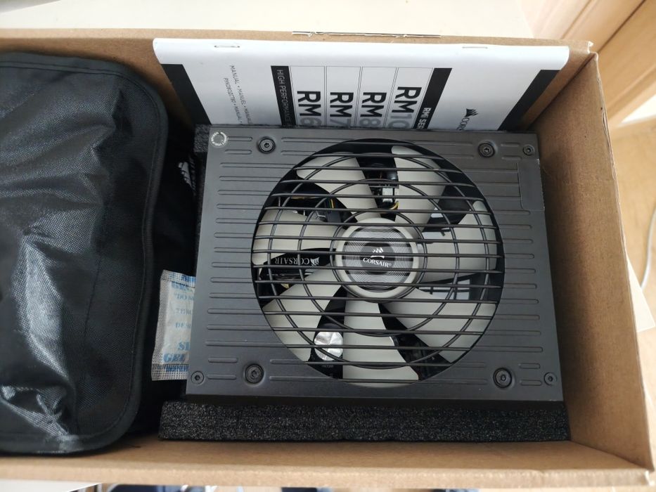 Corsair RM750i - Fonte de alimentação 750W
