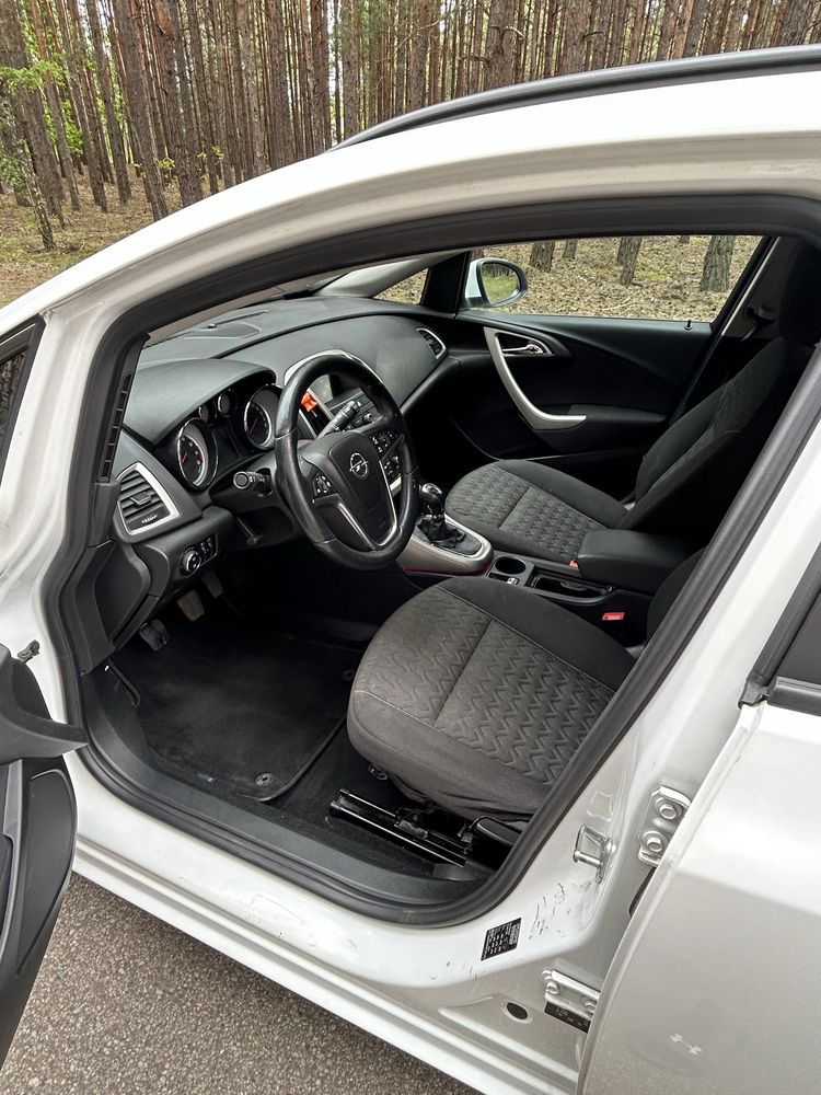 Opel Astra J 2014 1.4 turbo