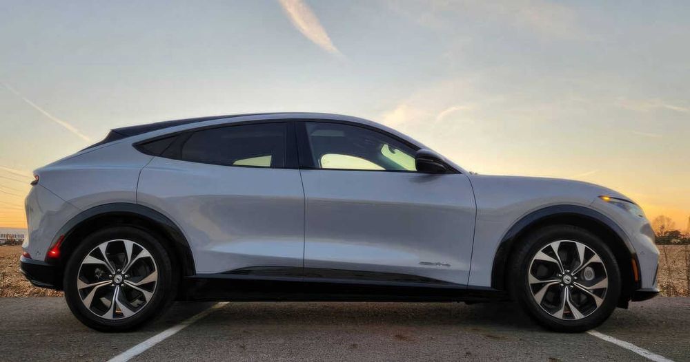 Ford Mustang Mach-E Premium      2021