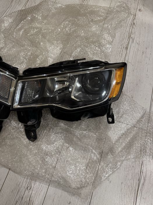 Фары Jeep Grand Cherokee wk2 ‘17-21 оригинал USA