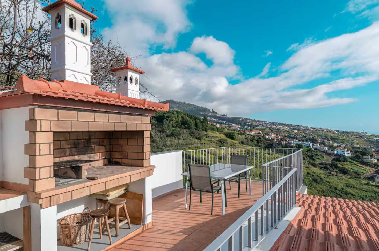 Quinta com 2 casas e 3000m2 na Calheta
