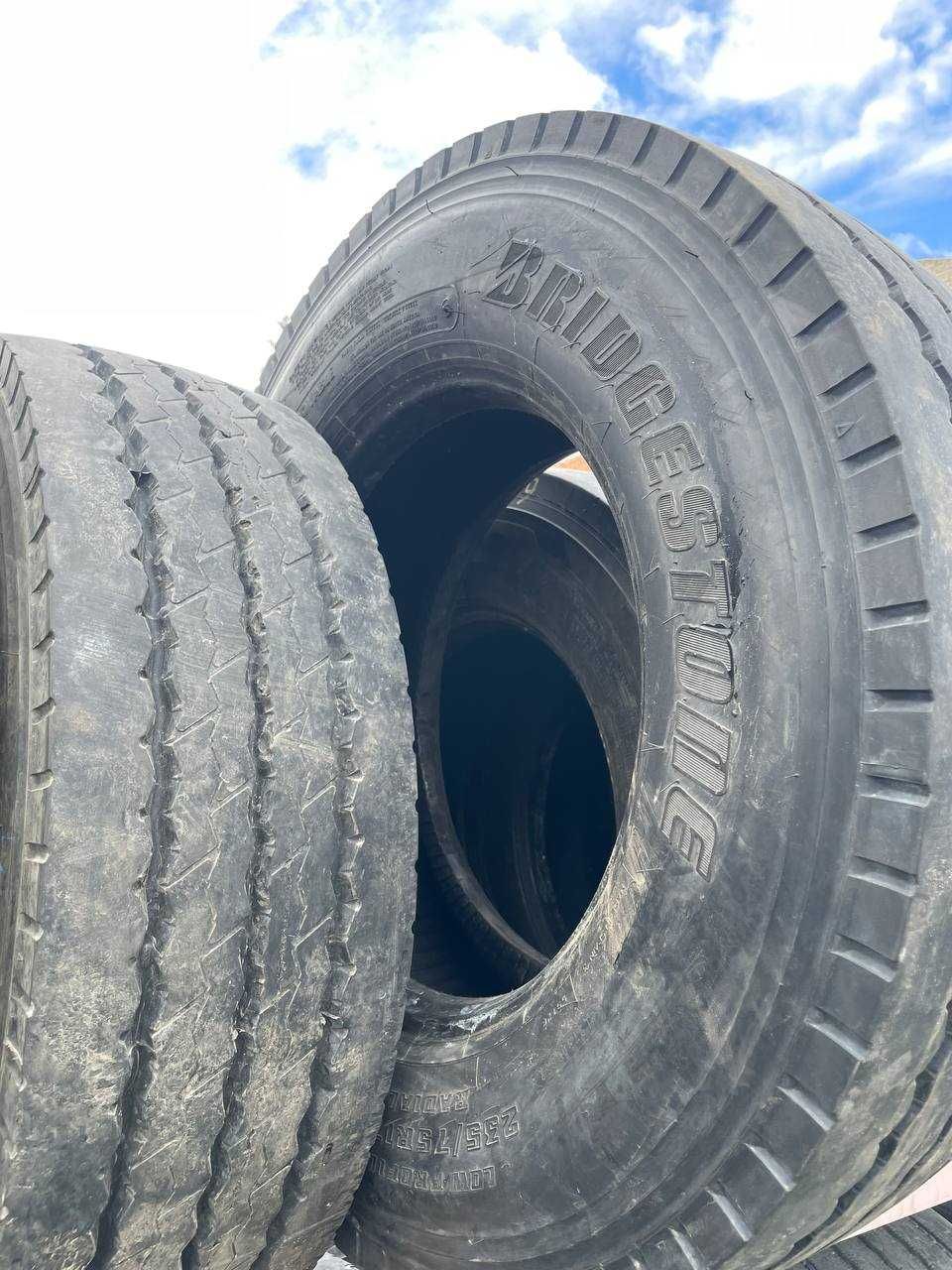 Bridgestone 235/75R17.5