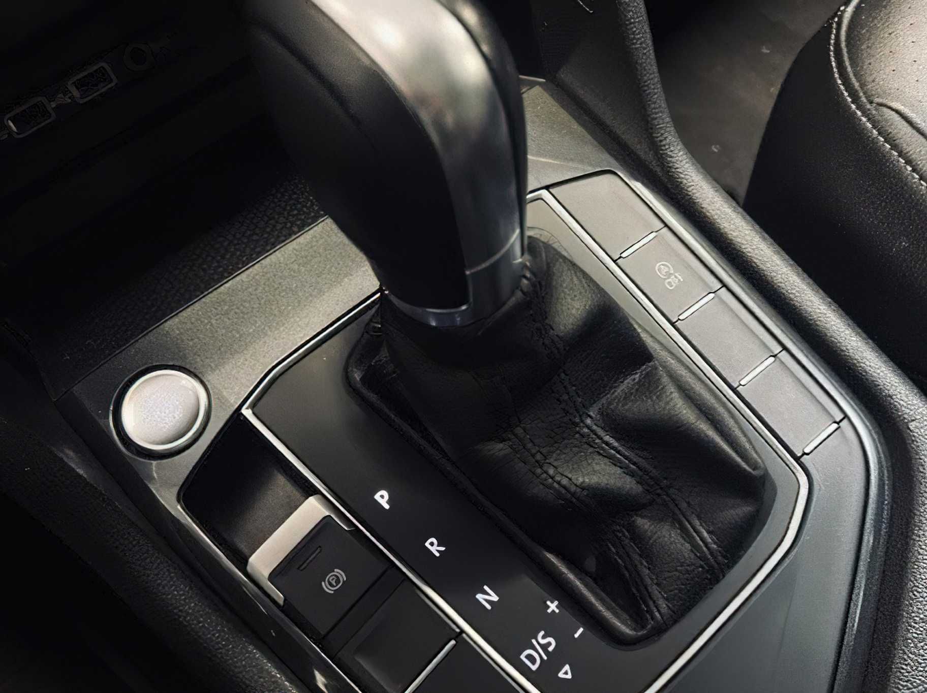 Volkswagen Tiguan TSI      2018