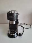 Ekspres do kawy DeLonghi Dedica EC685 BK czarny kolbowy ciśnieniowy