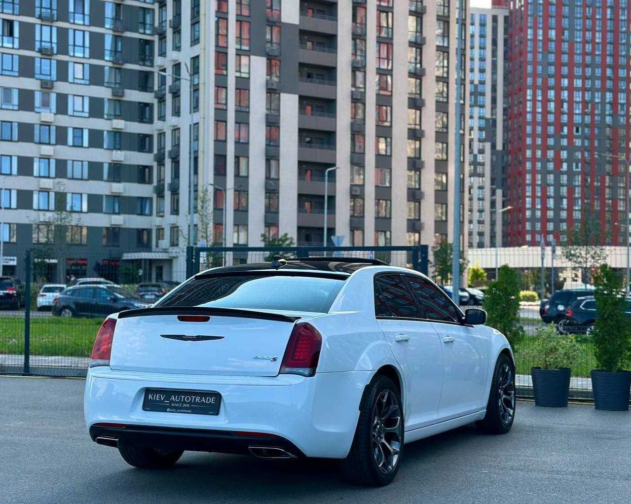 Продаж Chrysler c300S