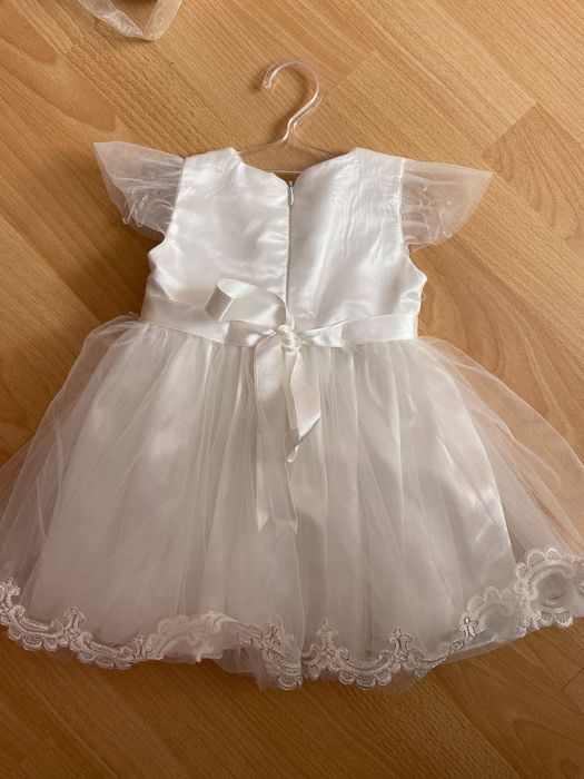 Sukienka do chrztu rozmiar 68 + kapelusz + bolerko.