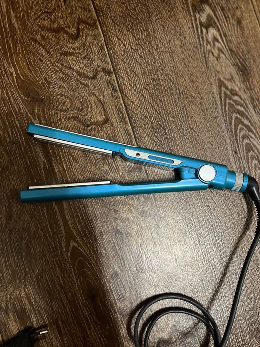 Плойка вирівнювач, випрямляч