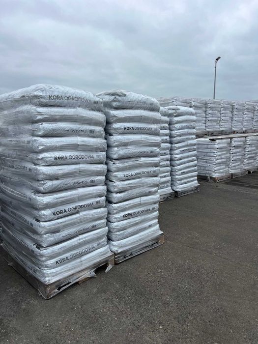 Kora sosnowa drobna kompostowana – worki 80 L (frakcja 10–60 mm)