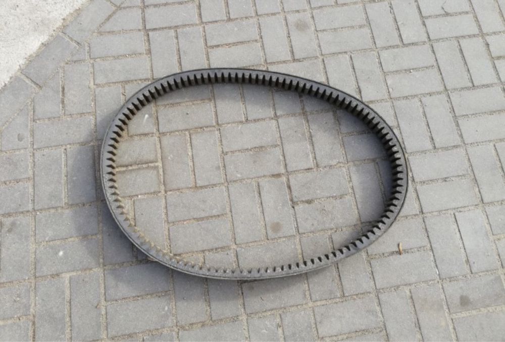 Pas pasy Claas Lexion Dominator na mlocarnie sieczkarnie heder