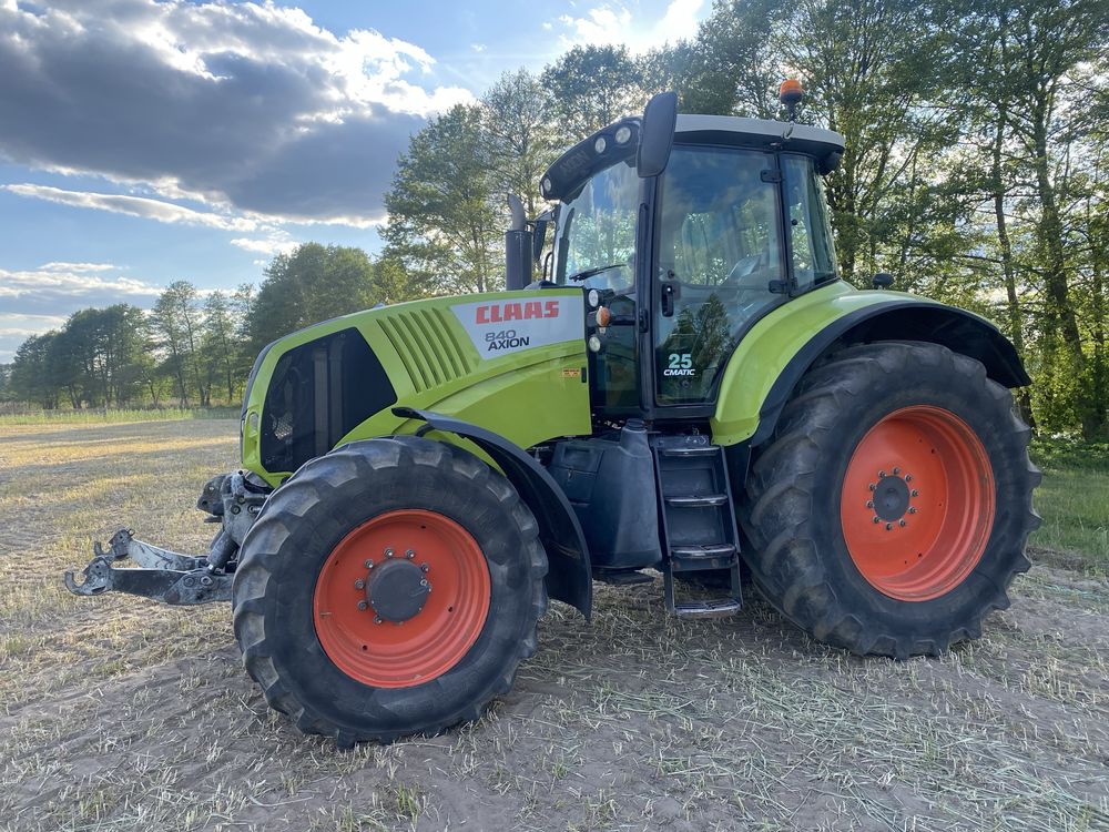 Traktor CLAAS AXION 840 . CMATIC . Pneumatyka Miękka oś . Sprowadzony