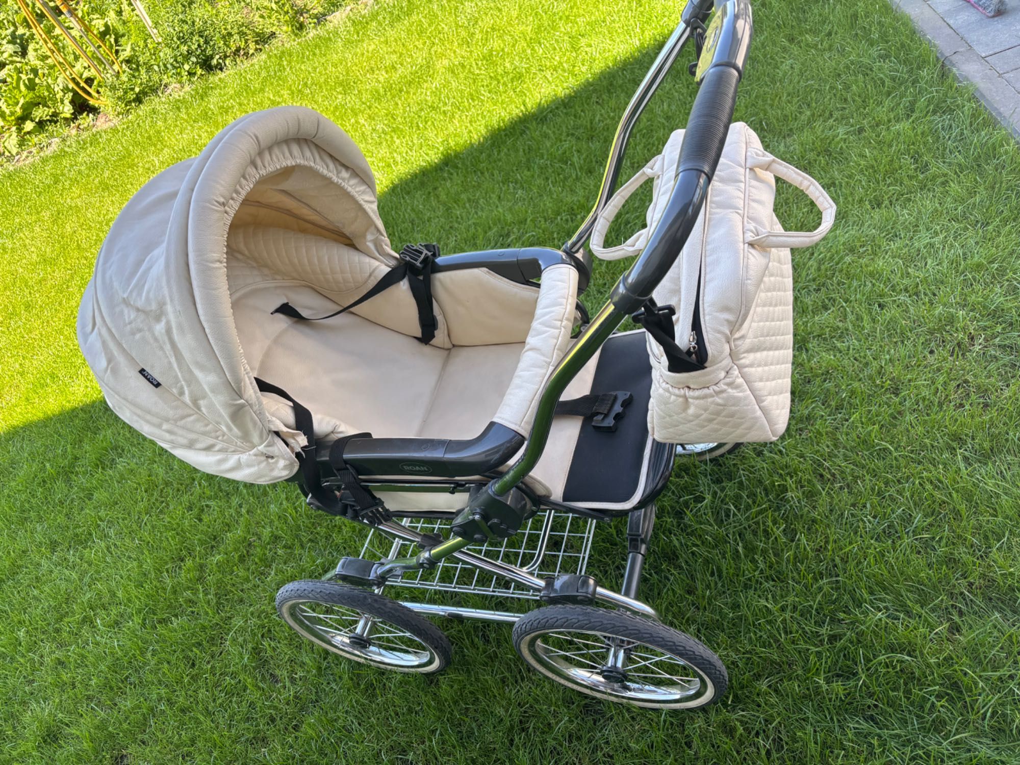 Wózek typu retro spacerowy i gondola