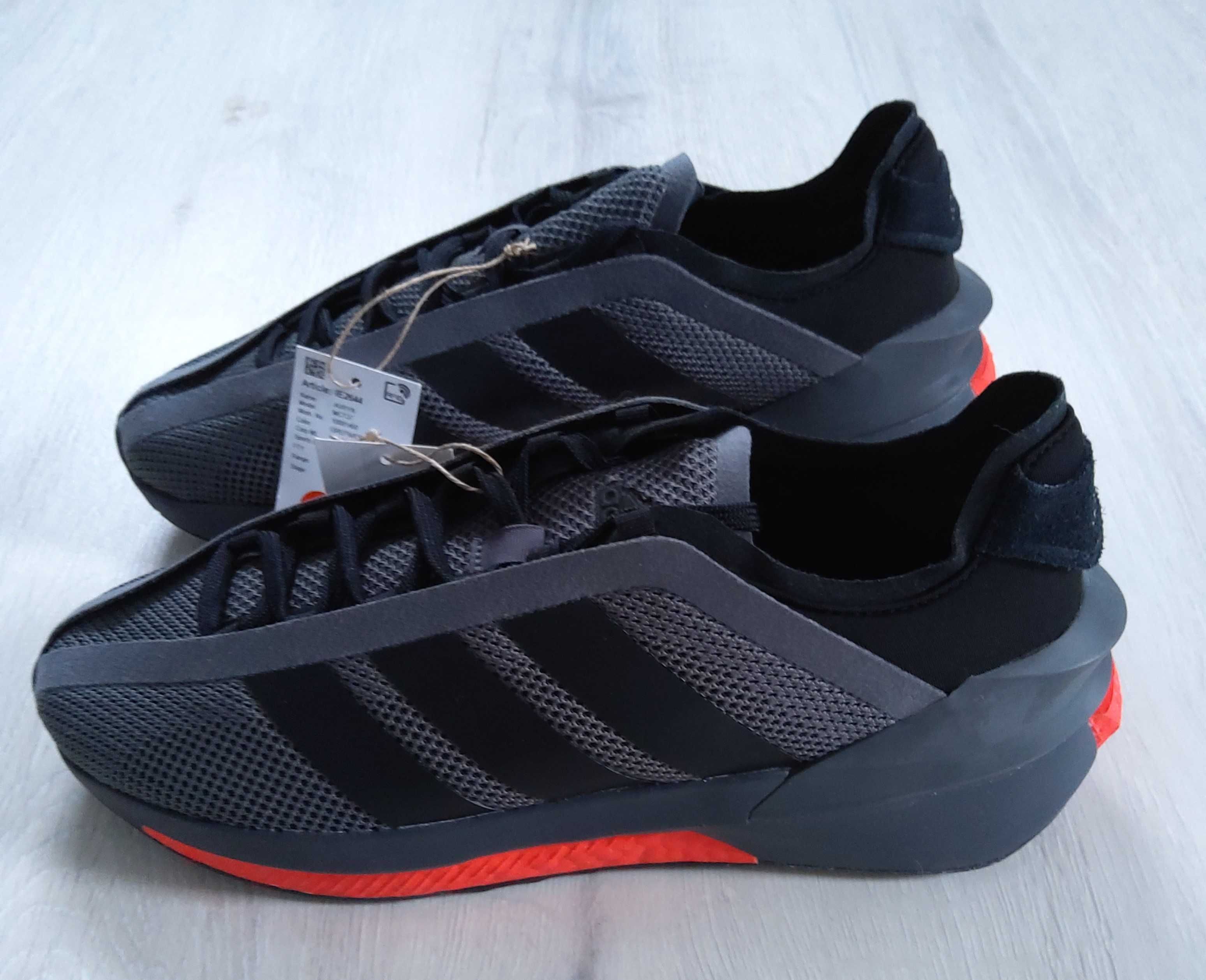 Oryginalne Adidas Avryn r. 42 2/3 IE2644