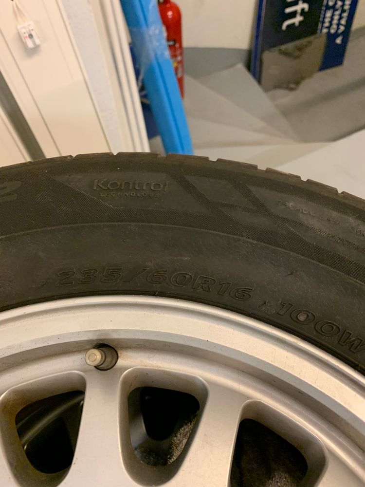 Felgi 16’ (oryginalne BMW e38) plus opony 235/60 hankook